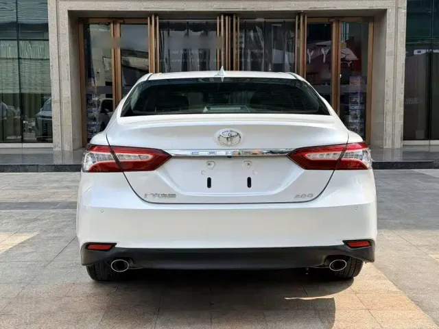 Toyota Camry — Фото автомобиля 10