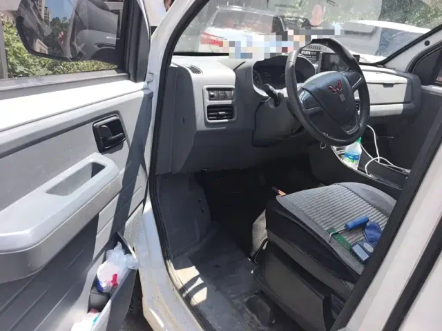 Wuling Yangguang — Фото автомобиля 13