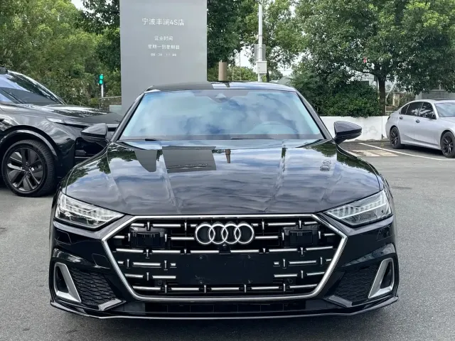Audi A7L — Фото автомобиля 2