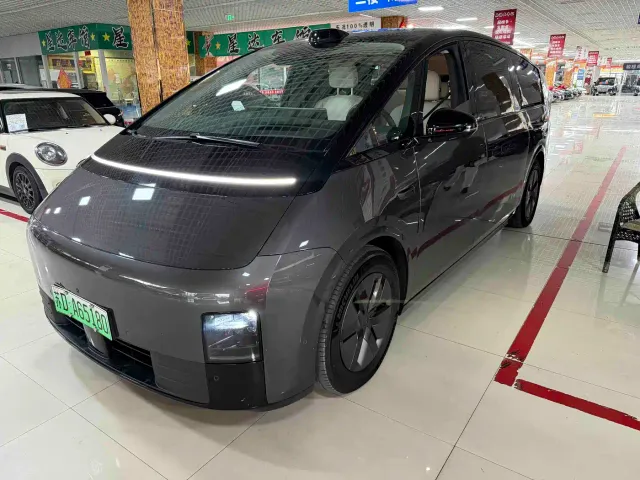 Li Auto MEGA — Фото автомобиля 7