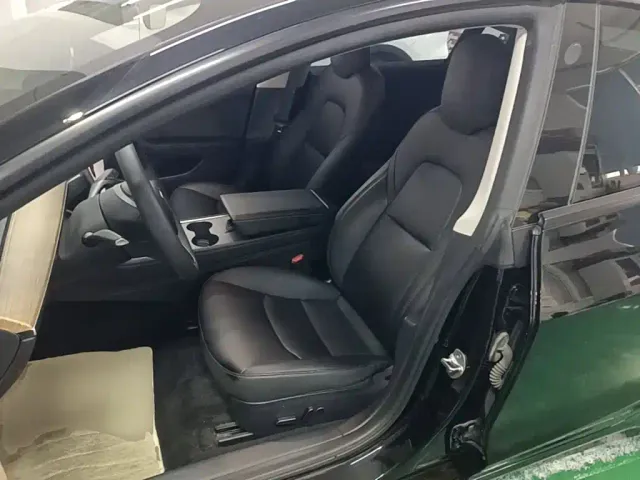 Tesla Model 3 — Фото автомобиля 14