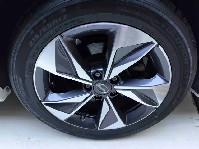 GAC Trumpchi M6 — Фото автомобиля 22