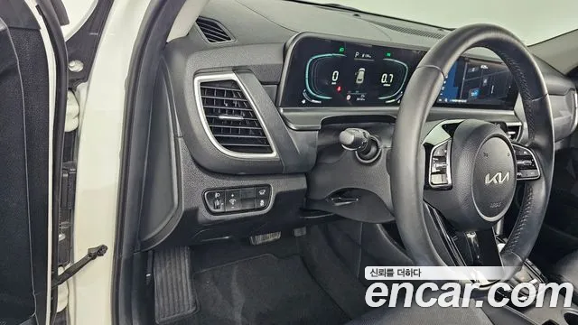 Kia Seltos New — Фото автомобиля 28