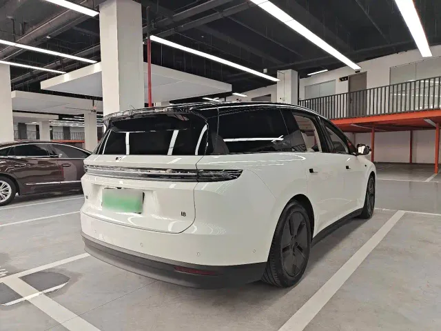 Li Auto Li i8 2025 Standard Edition — Фото автомобиля 18