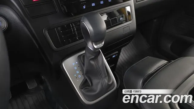 Hyundai Staria Staria — Фото автомобиля 9
