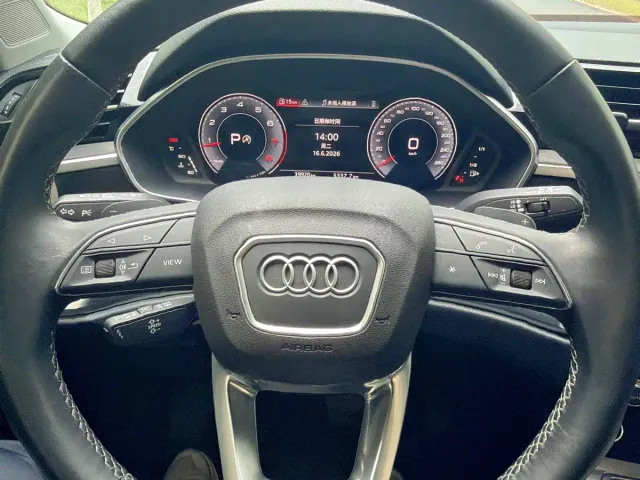 Audi Q3 — Фото автомобиля 11