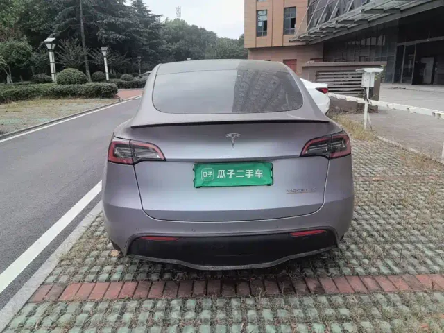 Tesla Model Y — Фото автомобиля 5