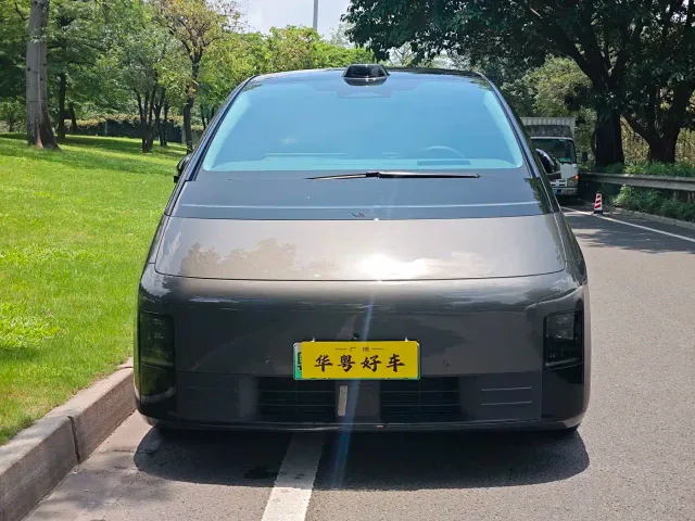 Li Auto MEGA — Фото автомобиля 2