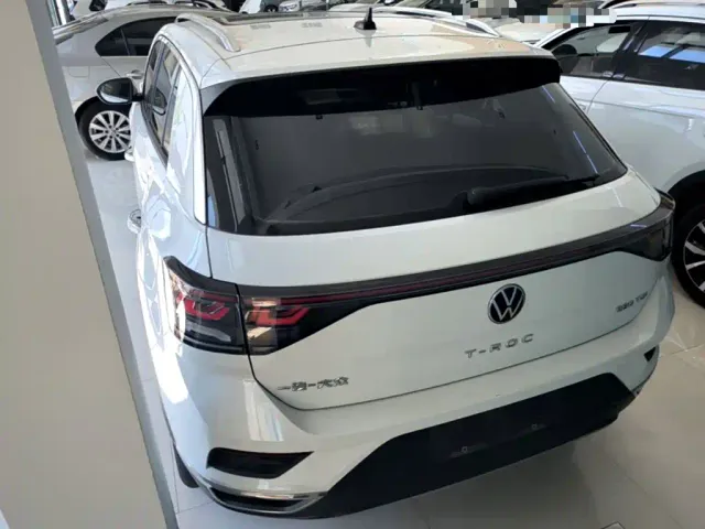 Volkswagen T-Roc — Фото автомобиля 4