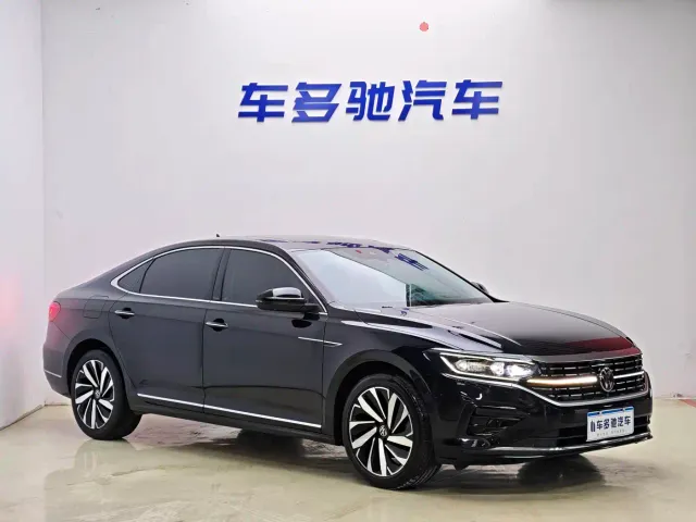 Volkswagen Passat — Фото автомобиля 3