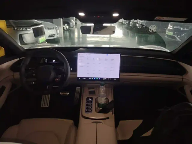 Xiaomi SU7 — Фото автомобиля 9