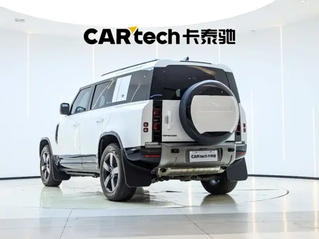Land Rover Defender — Фото автомобиля 8