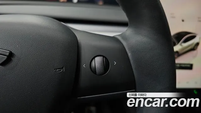 Tesla Model Y — Фото автомобиля 28