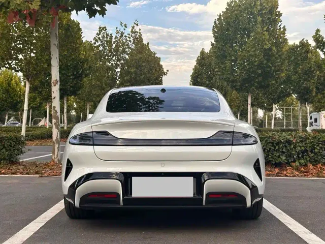 Xiaomi SU7 — Фото автомобиля 15