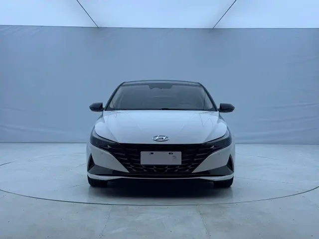 Hyundai Elantra — Фото автомобиля 2