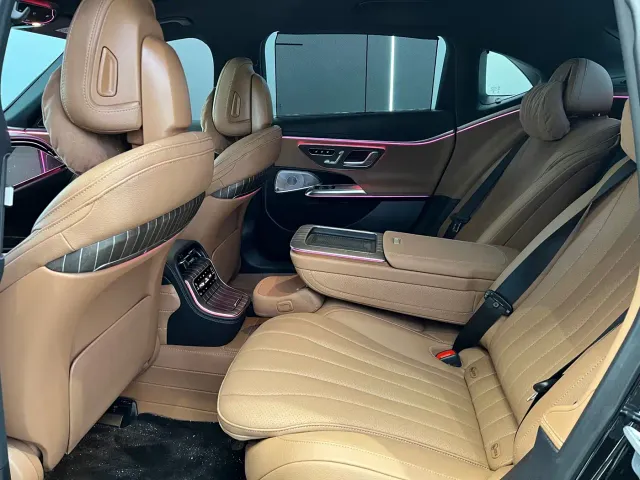 Mercedes-Benz E-Class — Фото автомобиля 8