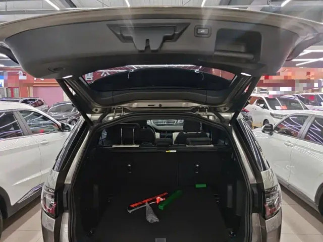 Land Rover Discovery Sport — Фото автомобиля 18