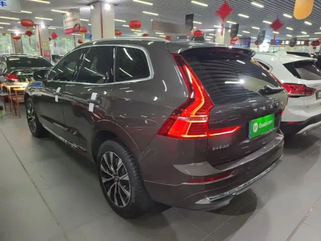 Volvo XC60 — Фото автомобиля 4