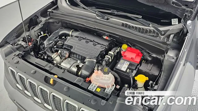 Jeep Renegade — Фото автомобиля 5