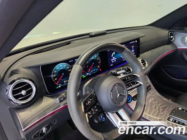 Mercedes-Benz E-Class — Фото автомобиля 10