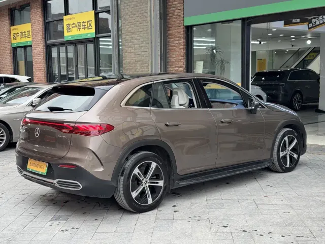Mercedes-Benz EQE SUV — Фото автомобиля 7