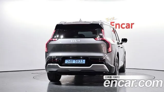 Kia EV9 — Фото автомобиля 4