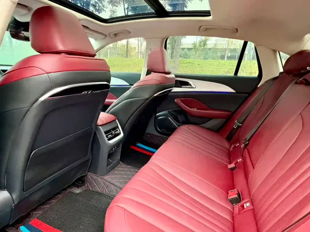 Hongqi H5 — Фото автомобиля 6