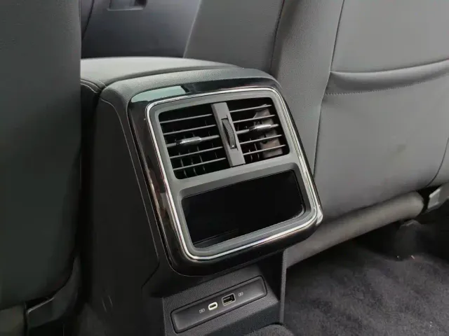 Volkswagen Passat — Фото автомобиля 15