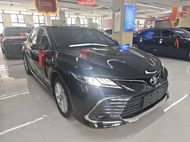 Toyota Camry — Фото автомобиля 3