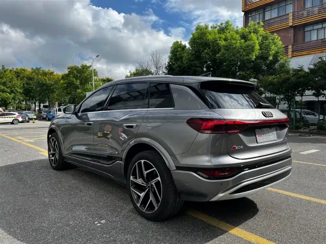 Audi Q6L e-tron — Фото автомобиля 7