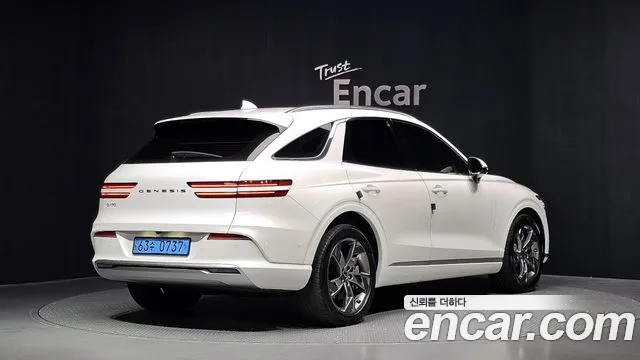Genesis GV70 Electrified — Фото автомобиля 2