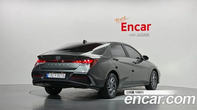 Hyundai Avante CN7 — Фото автомобиля 2