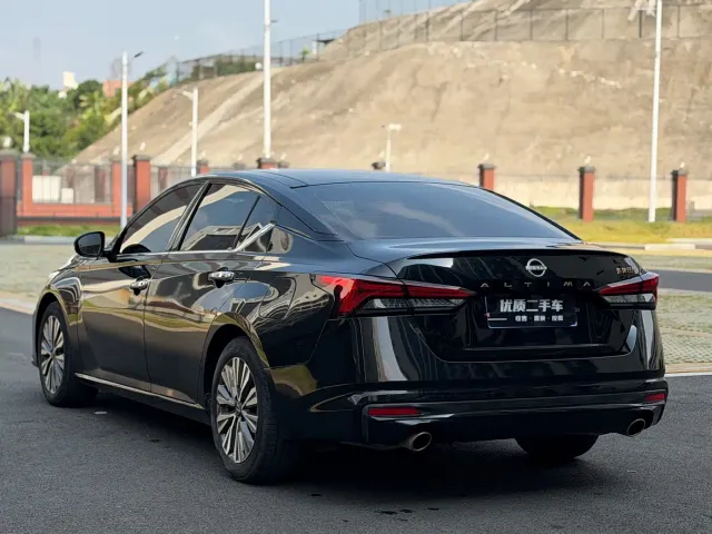 Nissan Teana — Фото автомобиля 7