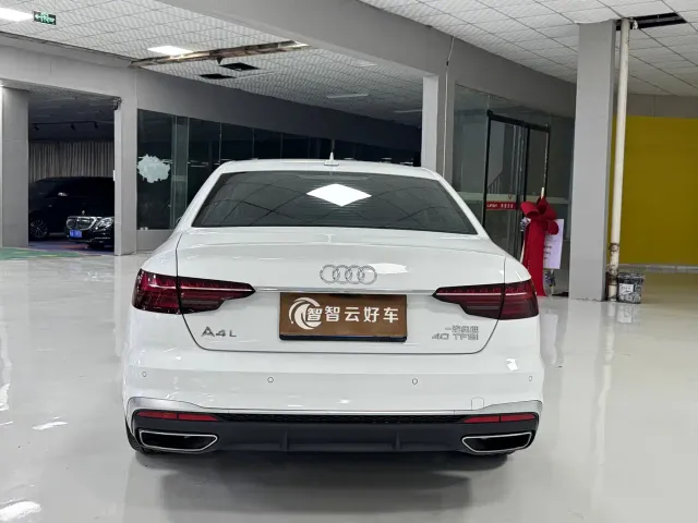 Audi A4L — Фото автомобиля 8