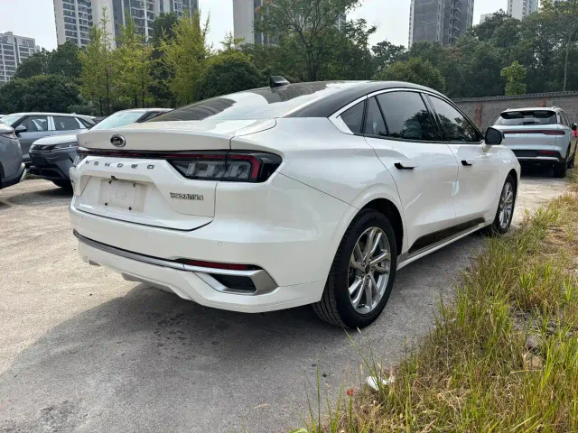 Ford Mondeo — Фото автомобиля 7