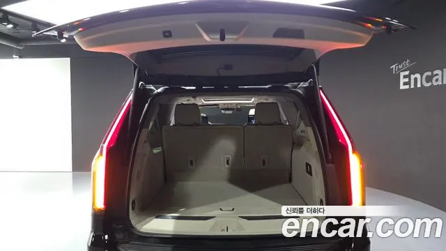 Cadillac Escalade Generation 5 — Фото автомобиля 19