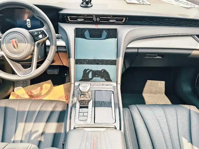 Hongqi H5 — Фото автомобиля 5