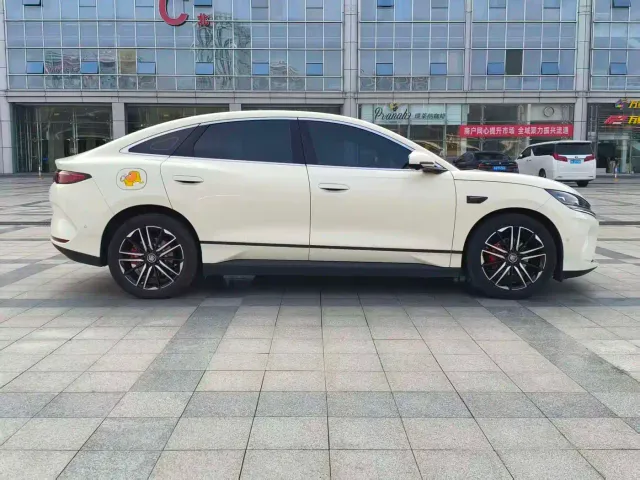 BYD Qin L — Фото автомобиля 8
