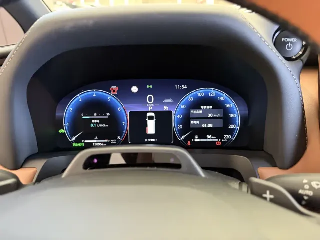 Toyota Alphard — Фото автомобиля 16