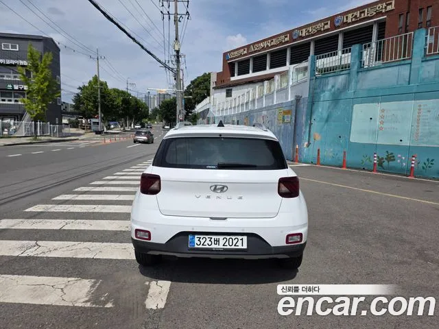Hyundai Venue — Фото автомобиля 4