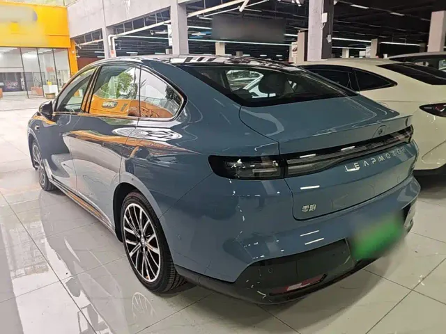 Leapmotor B01 — Фото автомобиля 4