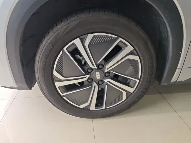 Geely Galaxy Starship 7 EM-i — Фото автомобиля 22