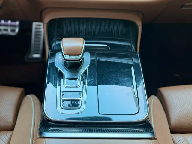 Hongqi H9 — Фото автомобиля 16