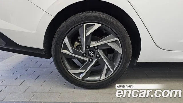 Hyundai Avante CN7 — Фото автомобиля 5