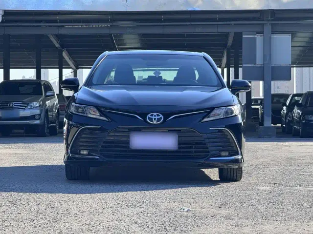 Toyota Camry — Фото автомобиля 2