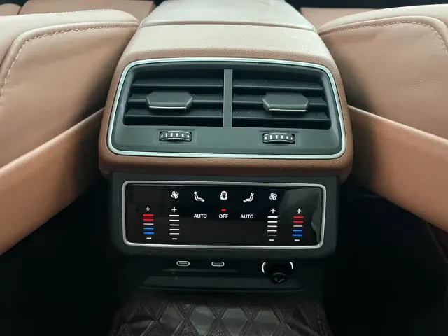 Audi A6L — Фото автомобиля 10