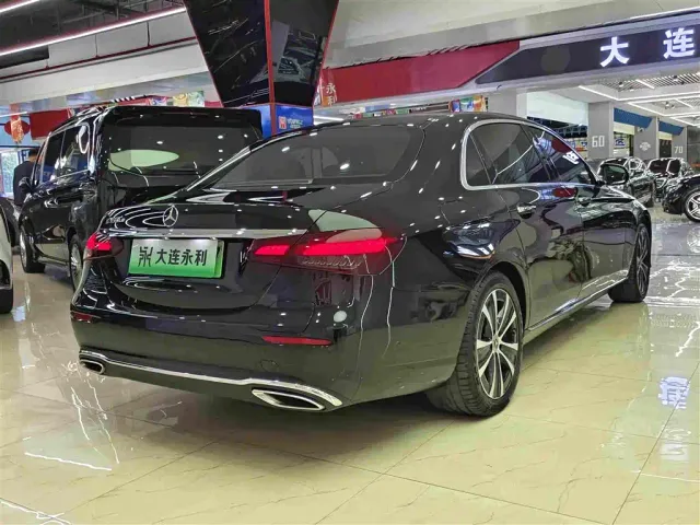 Mercedes-Benz E-Class — Фото автомобиля 14