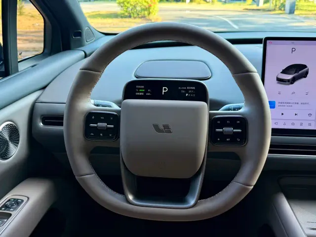 Li Auto i6 — Фото автомобиля 11