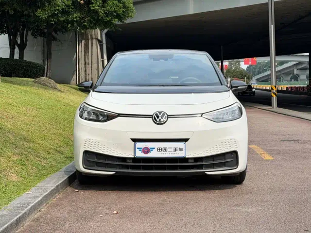 Volkswagen ID.3 — Фото автомобиля 2