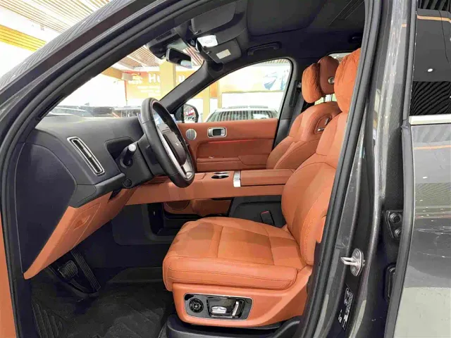 Li Auto L9 — Фото автомобиля 10